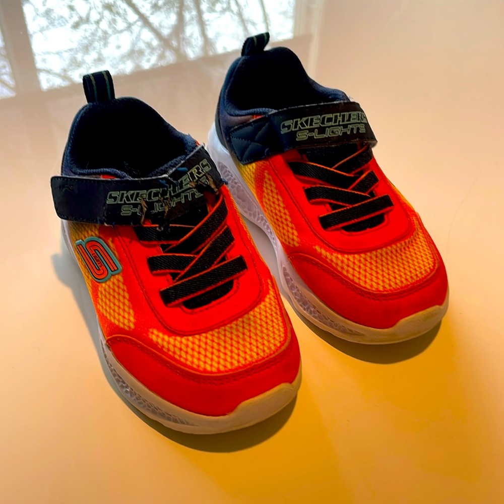 Toddler Light-Up Skechers — 9T